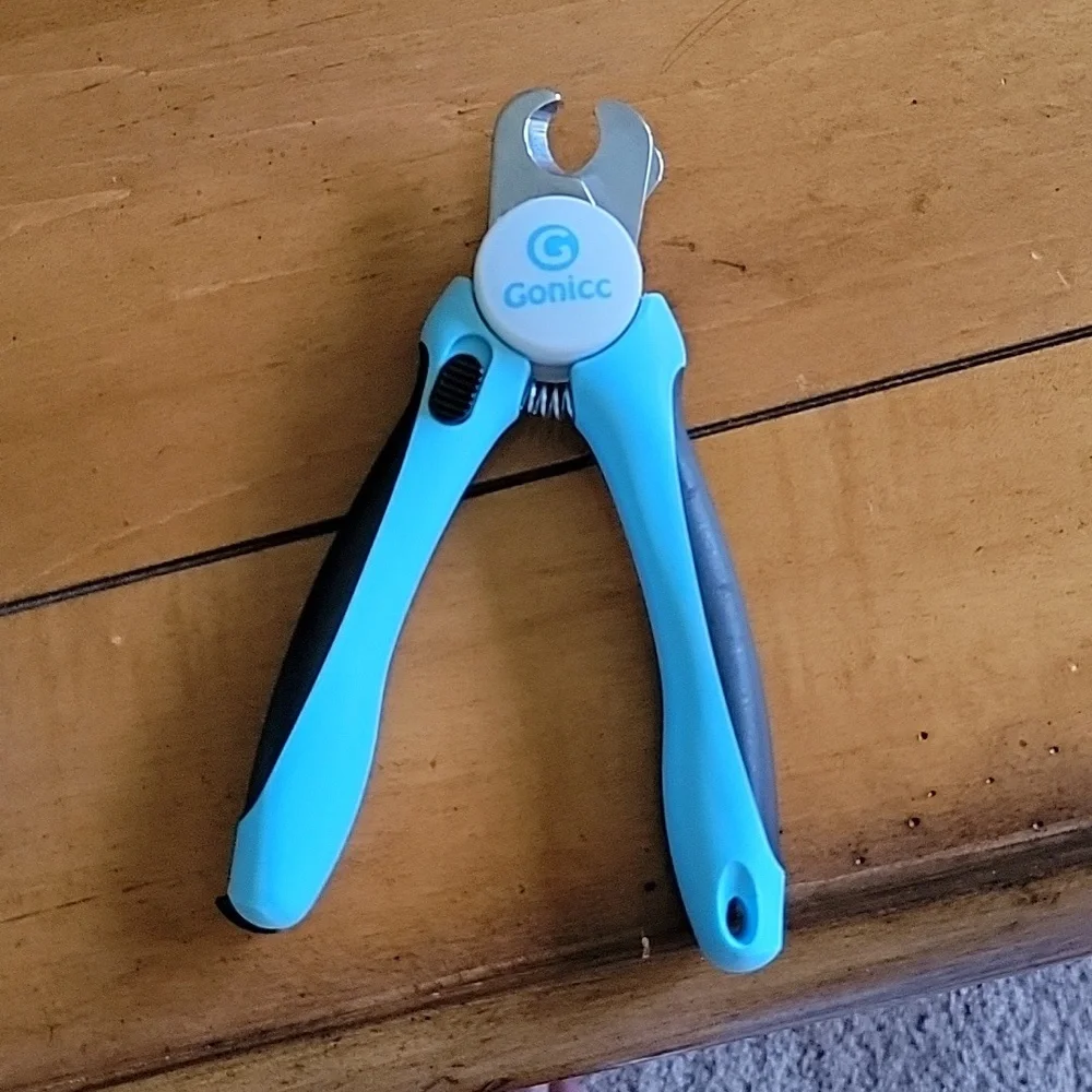 Gonicc slightly used